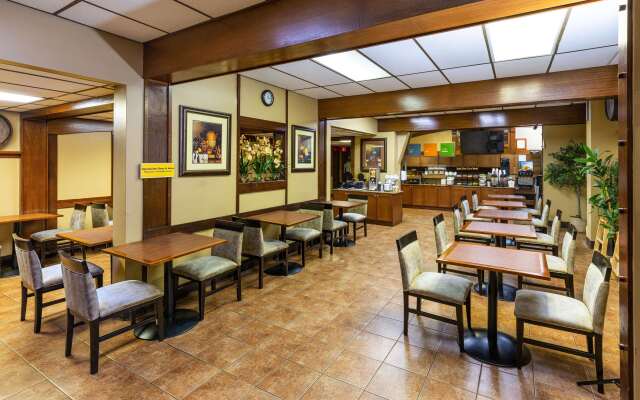 Comfort Inn & Suites Downtown Edmonton
