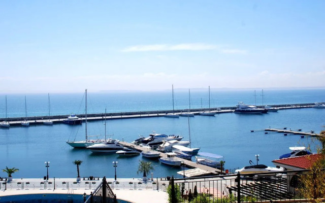 Baratero Vlas Marina Apartment