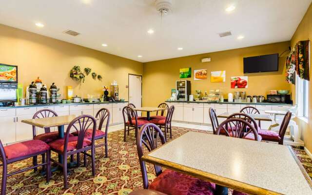 Quality Inn & Suites Manhattan