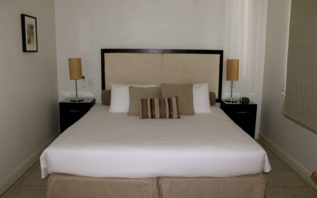 The Boutique Collection at the Beach Club Luxury Private Apartments – Guest Rooms – Cairns