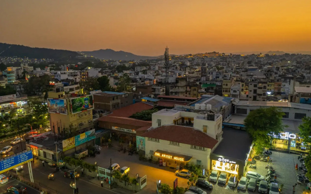 The Hosteller Artist House Udaipur