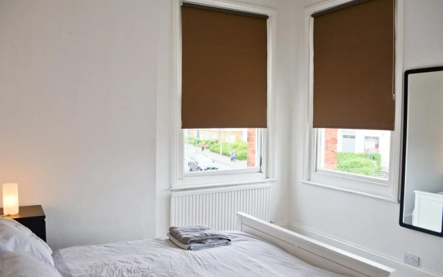 Corner House Apartment