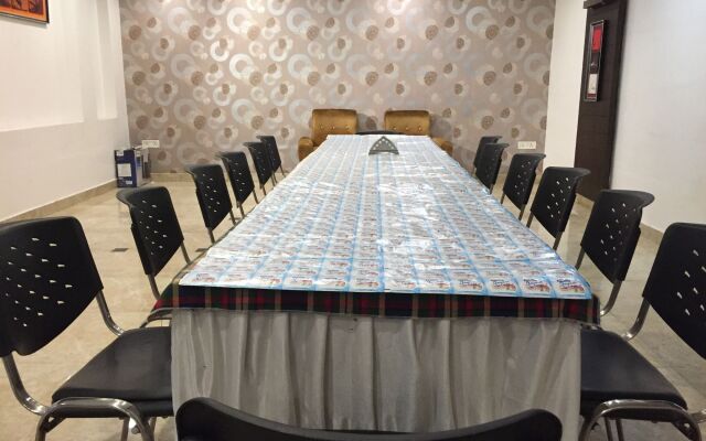 OYO Rooms Mall Road Cantonment