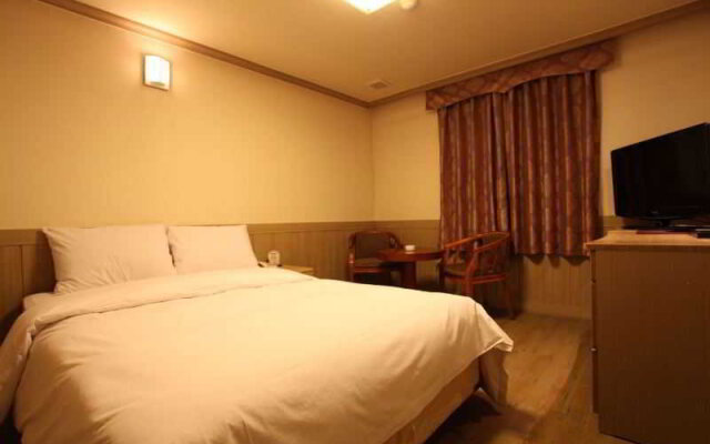Central Tourist Hotel