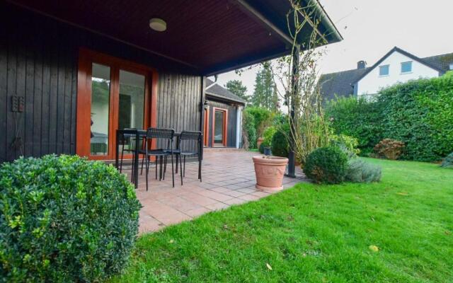 Tolstov House - 6 Room Villa with Garden - 15min Messe DUS