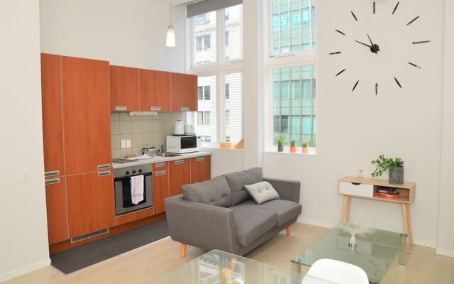 Lively And Stunning Auckland Central Apartment