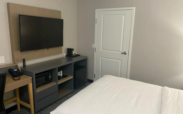 Country Inn & Suites by Radisson, Vallejo Napa Valley, CA