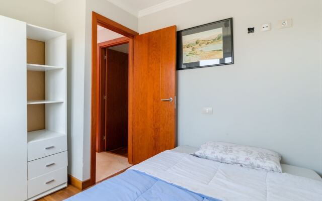Spacious Apartment in Cruce de Arinaga With Terrace