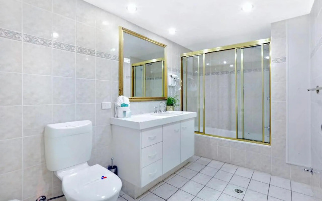 Genesis Apartments by Gold Coast Premium
