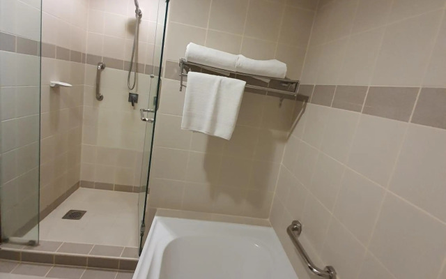 Crown Regency Serviced Suites