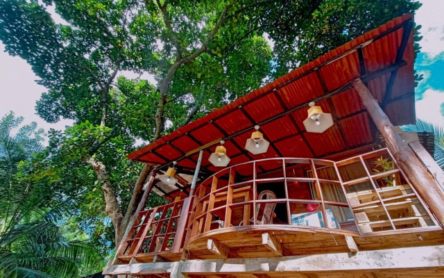 Lake View Tree House