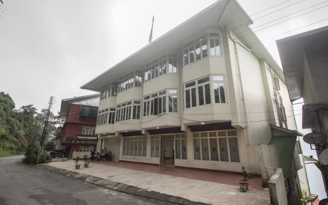 Taktse Continental by OYO Rooms