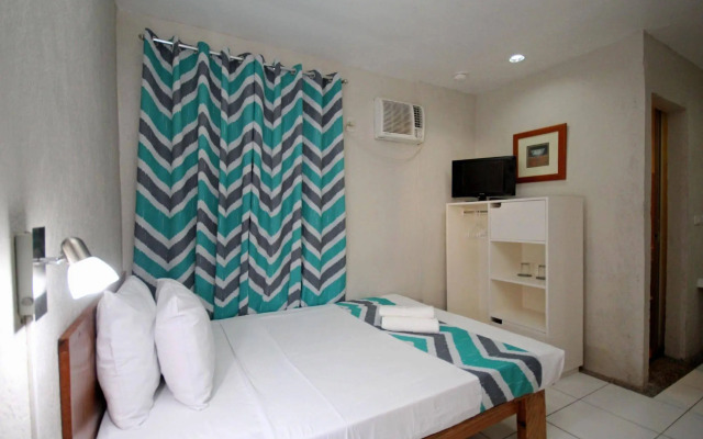 MR Holidays Hotel