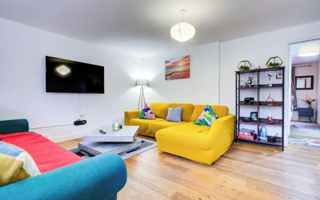 Spacious 2-bed Apartment, Family With Pets Welcome