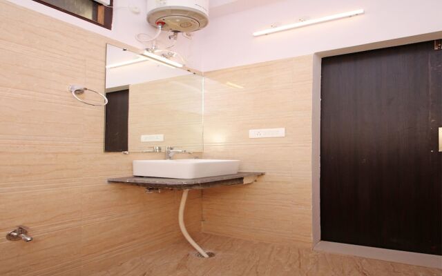 OYO 9711 Hotel Marc Blu
