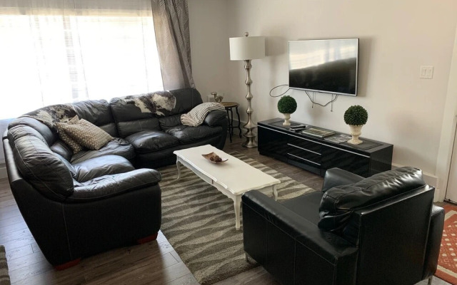 Black Rooster Guesthouse