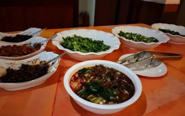 Mengzi NuoYun Hotel