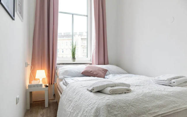 Cozy Room Shared Apt Millennium Tower