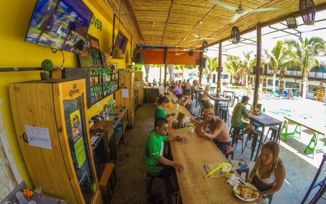 Wild Rover Beach Resort Mancora