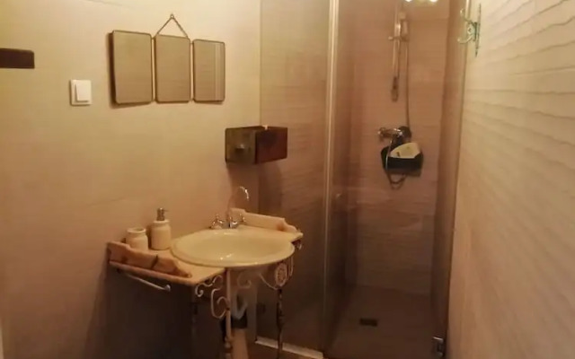 Stunning 2-bed House in Beautiful Area of Lisboa