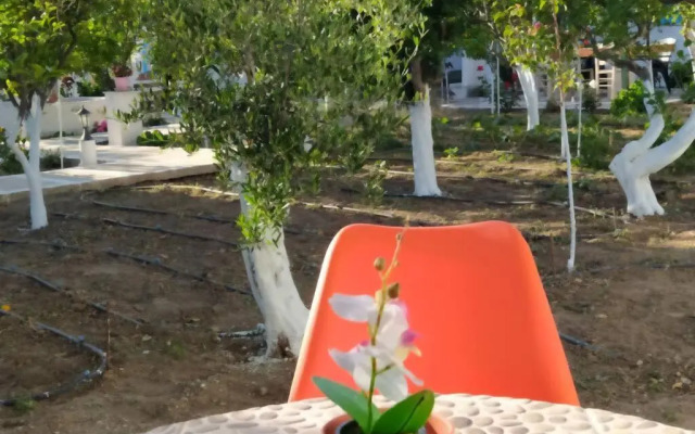 PERIVOLI 4-CHORA(5min away from the center by car)