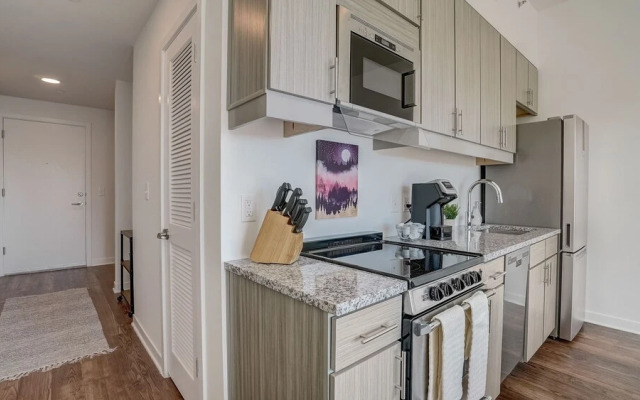 FRONTDESK Lakeview Green Apts Birmingham