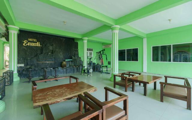 RedDoorz Syariah Hotel Enasti Berastagi
