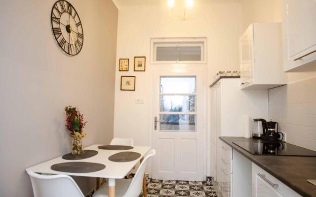 Csilla Home Apartman