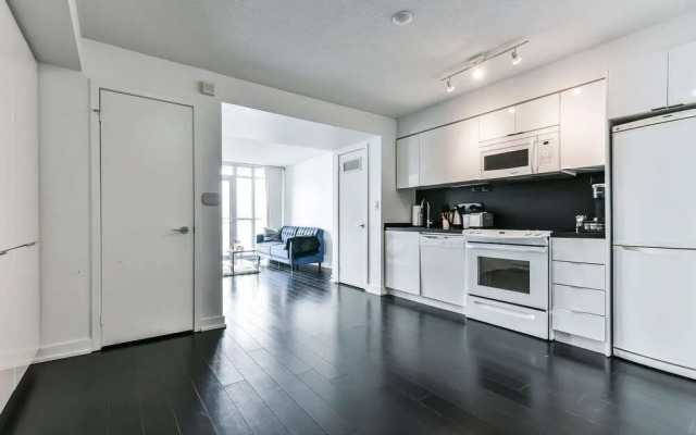 Toronto Suite Rentals - City Place