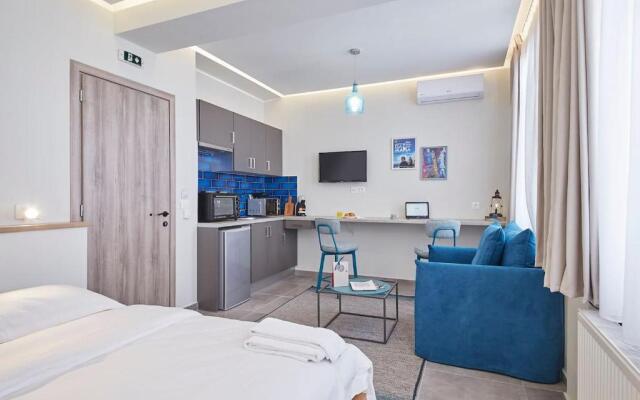 Live in a funky & renovated studio near Acropolis