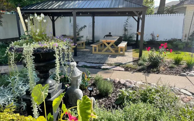 Carriage House B&B
