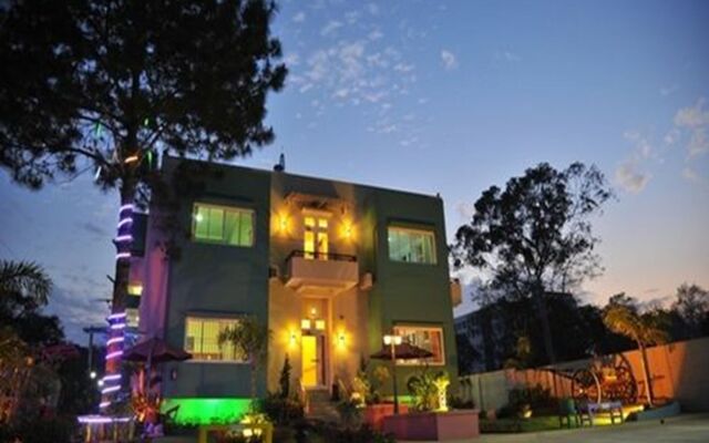 Royal Green Hotel