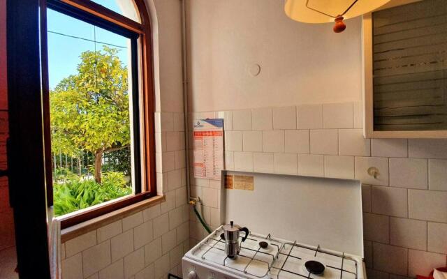 Villa immersa nel verde, spiaggia a 200m