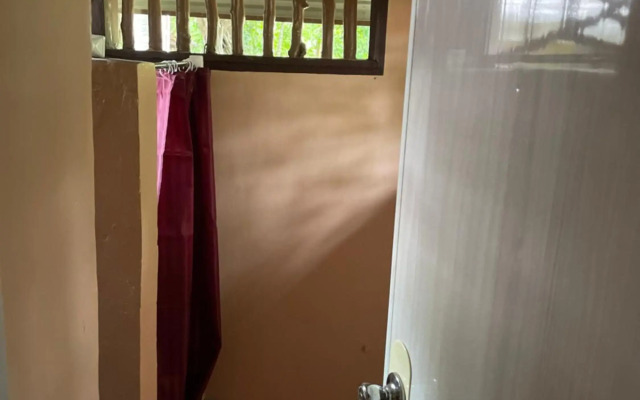 Chelle's Guesthouse and Backpackers