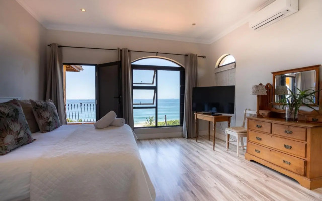 6 Bedroom Tuscan Styled Home in Umdloti Beach
