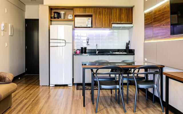 Studio em condomínio c/ piscina 700m praia STI210