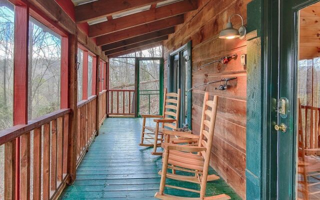 The Lazy Nutt Retreat - 2 Br Cabin