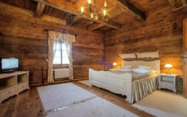 Zajazd-Camping-Skansen Pastewnik