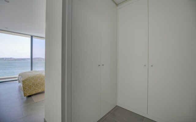 Arade Riverside Modern Apartment