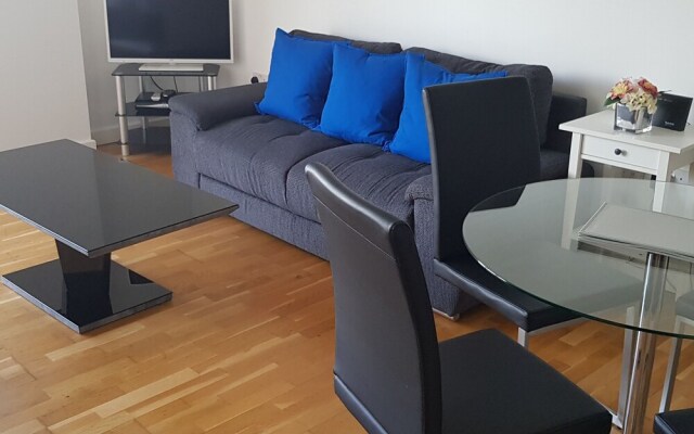 City Centre Hermitage 1 Bedroom Serviced Apartment + Parking