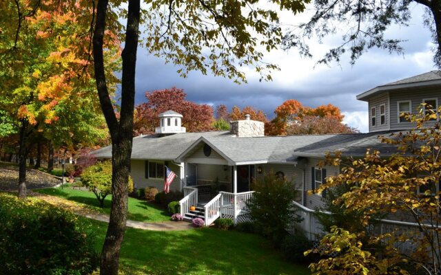 Anchor Inn on The Lake Bed and Breakfast