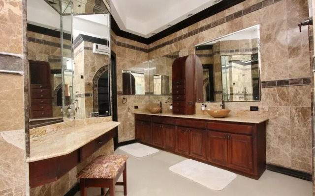 Villa Dora Mae