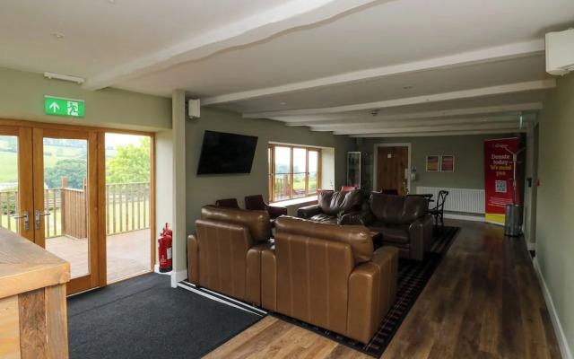 Harcombe House Bungalow 11