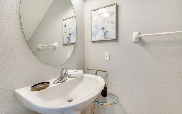 Luxury Championsgate Home Near Disney Parks!