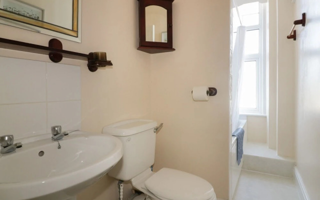 Yellow Sands Apartment 4