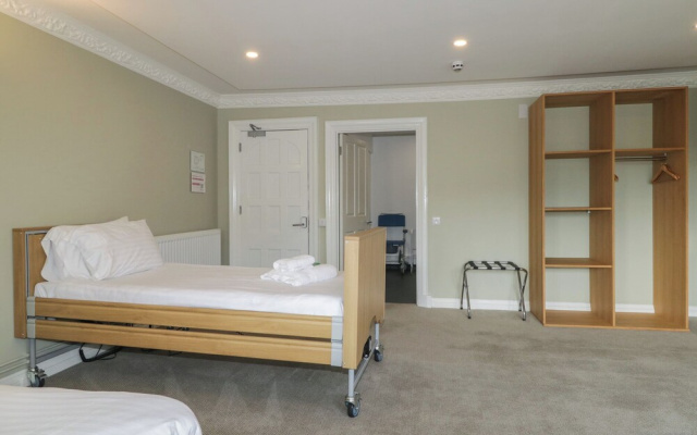 Harcombe House Rooms Accessible Ground Floor Twin