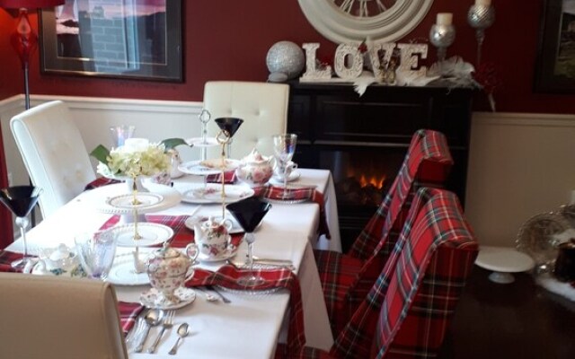 The Tartan House B & B