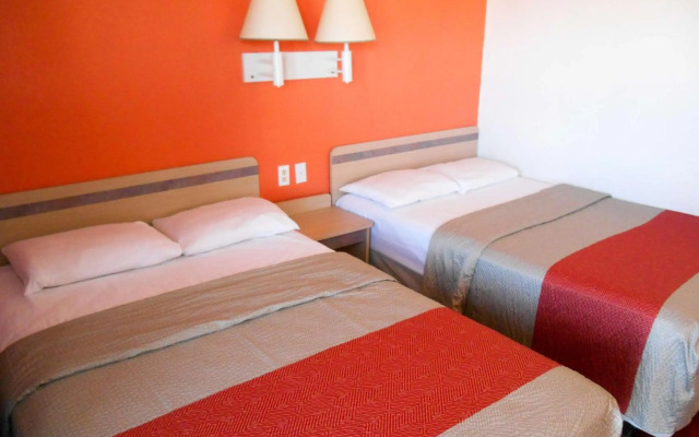 Motel 6 Greenville, TX