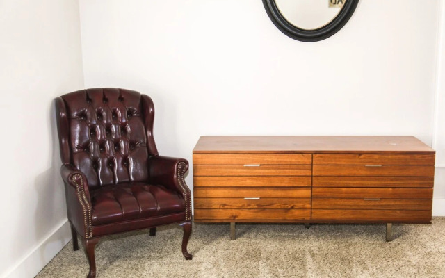 Nashville Sophistication Large Stylish Home + Private Studio!