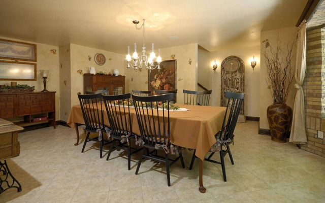 The Roost Bed and Breakfast